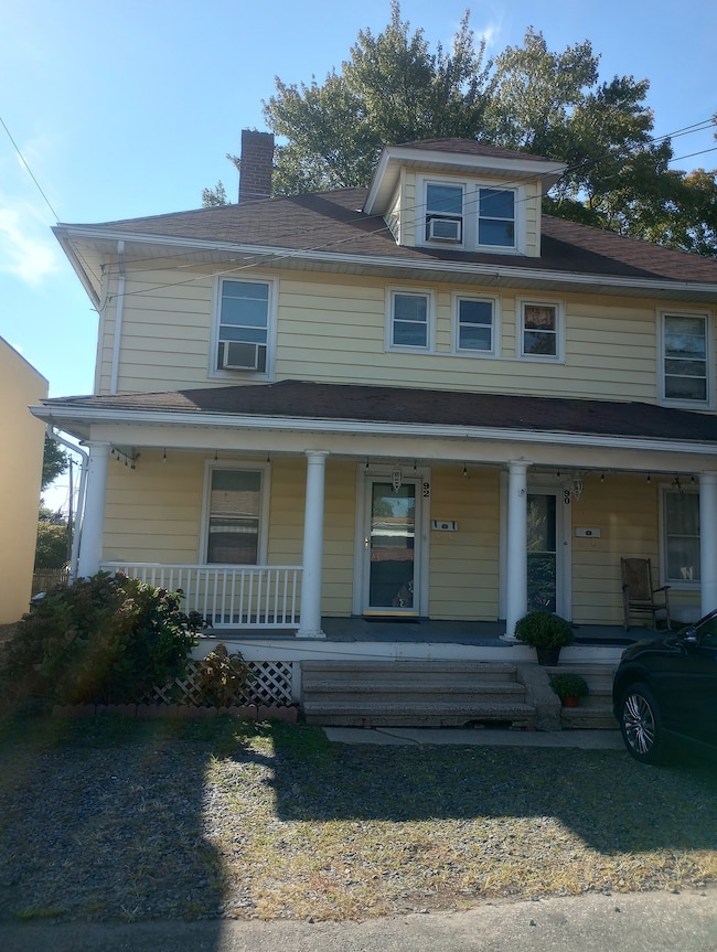 92 Thorpe St, Fairfield, CT 06824 - photo 2