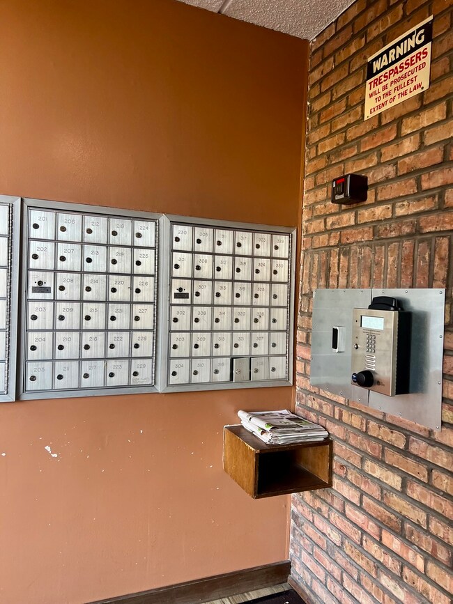 Windridge Court Condo unit 218, Addison, IL 60101 - photo 6