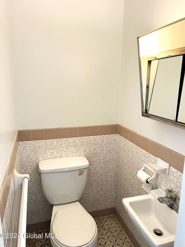 3151 E Old State Rd unit B, Schenectady, NY 12303 - photo 7