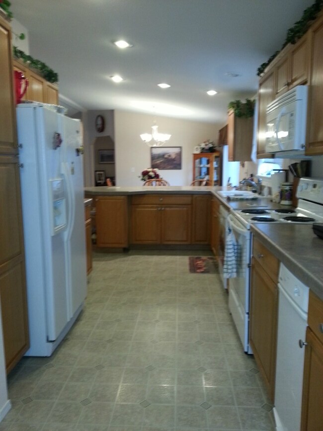 351 E Leffler Loop Rd, Grapeview, WA 98546 - photo 3