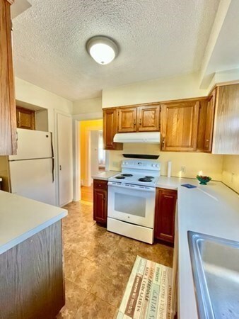 22 Mark Lee Rd unit 2, Needham Heights, MA 02494 - photo 2