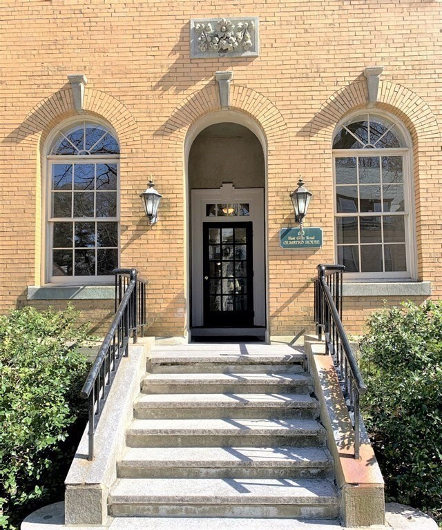 60E Glen Rd unit 305, Brookline, MA 02445 - photo 3