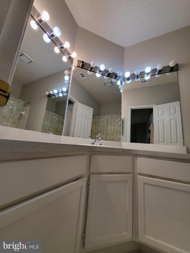 13070 Autumn Woods Way unit 101, Fairfax, VA 22033 - photo 3