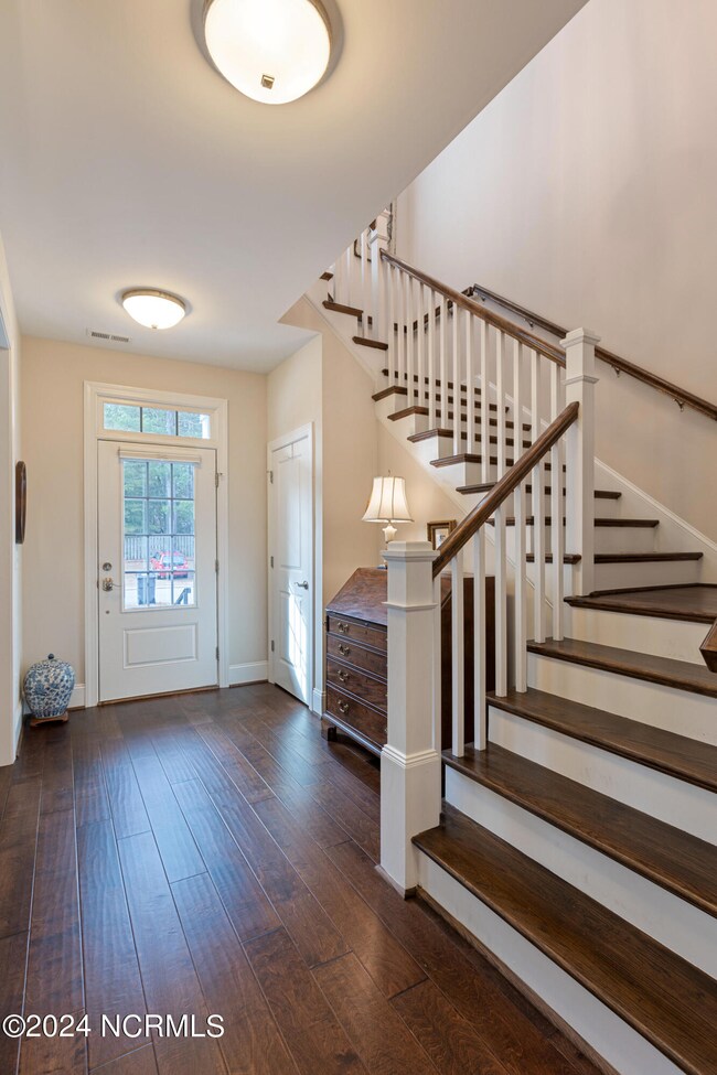 018_8834_new_forest_drive-18