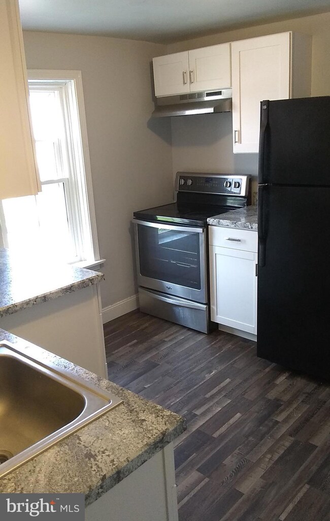 250 N 2nd St unit 2, Columbia, PA 17512 - photo 2