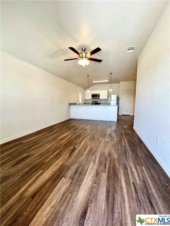 213 Dolphin Dr, Temple, TX 76501 - photo 2