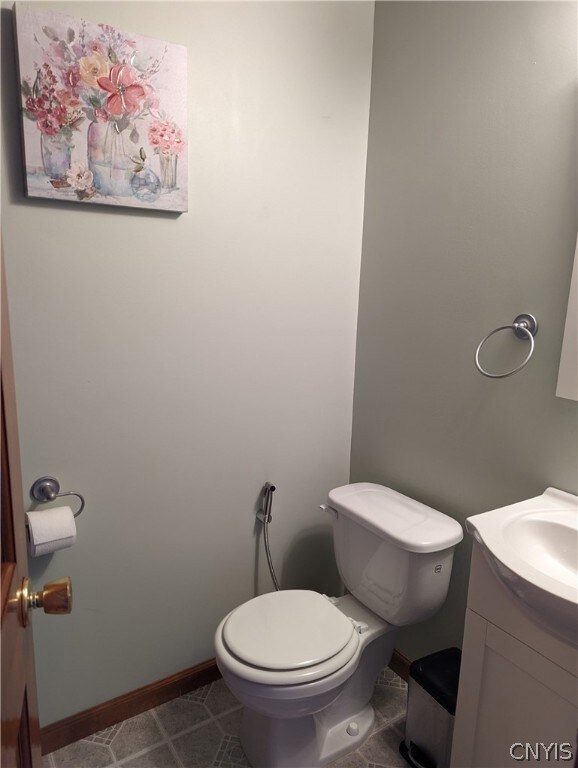 1/2 bath with nice sized closet