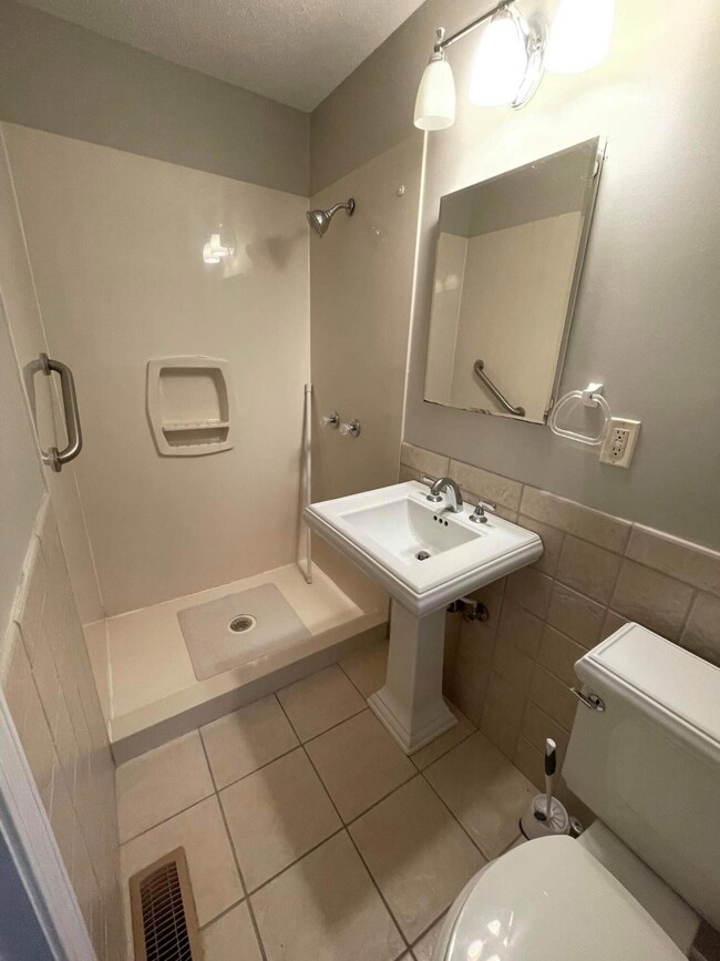 1124 Rodger Dr, Dalton, GA 30721 - photo 5