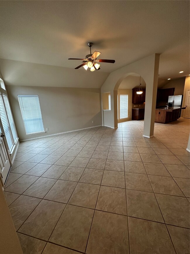 31818 Forest Park Ct, Conroe, TX 77385 - photo 4