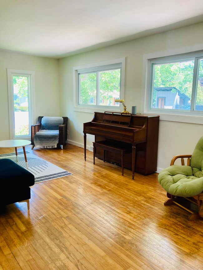 303 W 15th St, La Porte, IN 46350 - photo 7