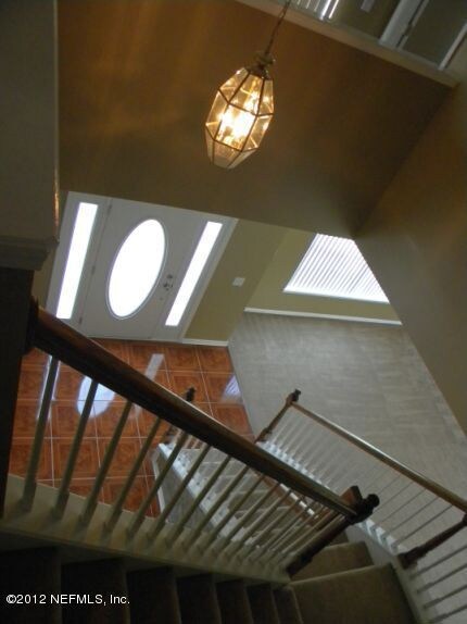 Foyer Staircase & Loft