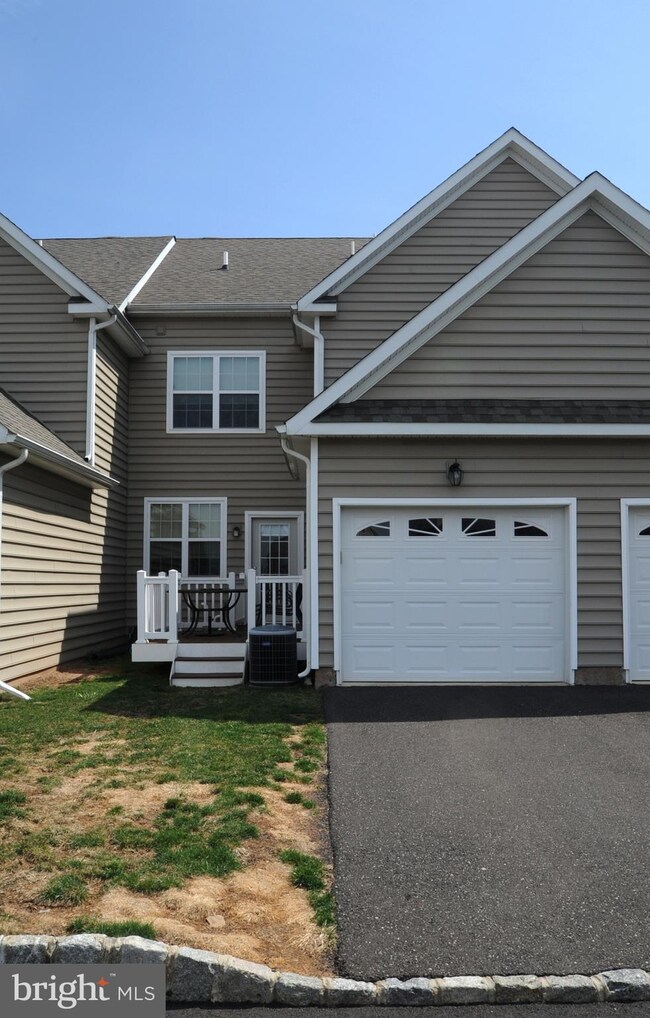 306 Katie Ln, Perkasie, PA 18944 - photo 2