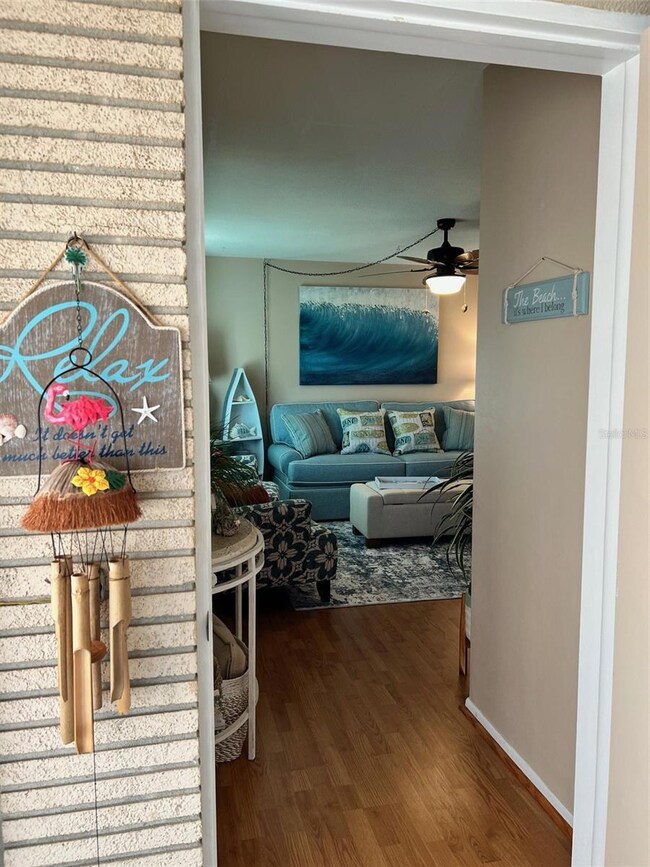 250 Rosery Rd NW unit 337B, Largo, FL 33770 - photo 4