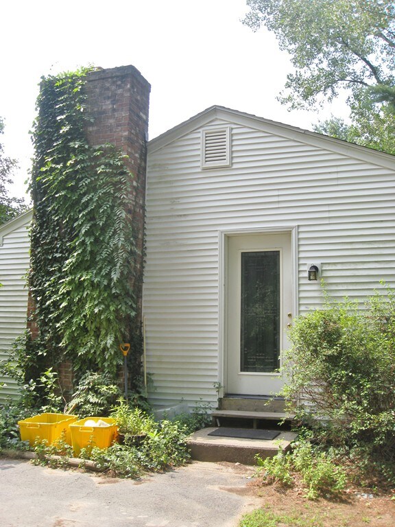 17 Curtis Place, Amherst, MA 01002 - photo 4