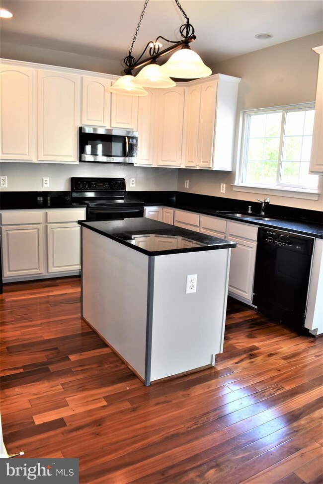5597 Hobsons Choice Loop, Manassas, VA 20112 - photo 3