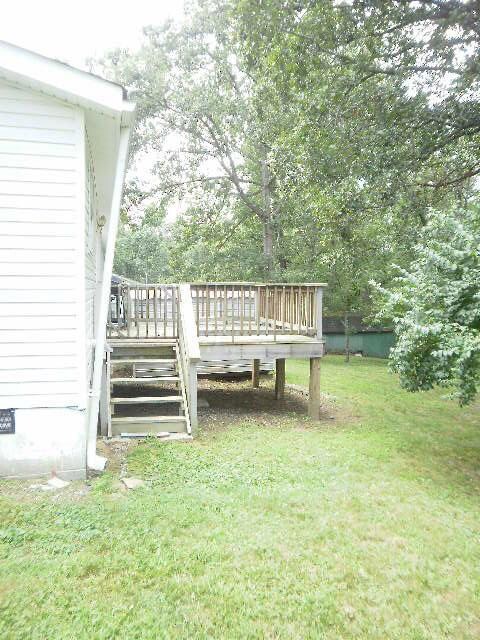 604 Dillon St, Crossville, TN 38555 - photo 3