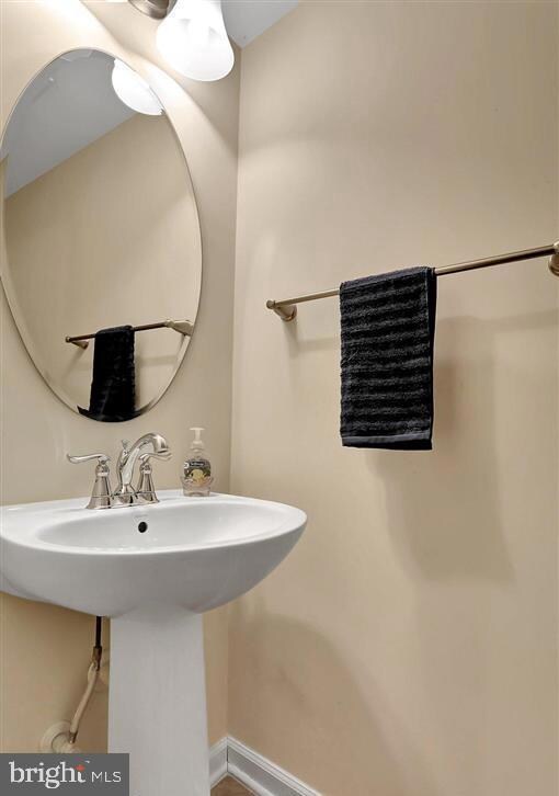 114 Chamomile Ct, Lake Frederick, VA 22630 - photo 7