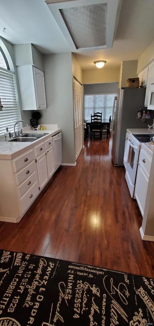 Hardwood Flooring through kitchen!!!
