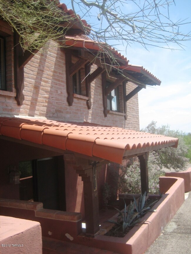 5239 N Valley View Rd, Tucson, AZ 85718 - photo 4