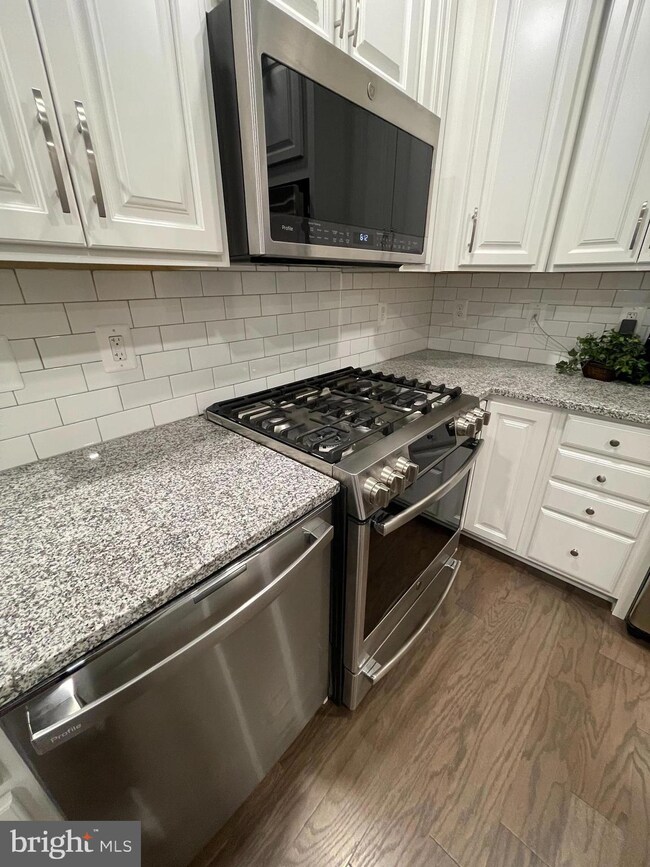 43021 Greggsville Chapel Terrace unit 110, Dulles, VA 20148 - photo 7