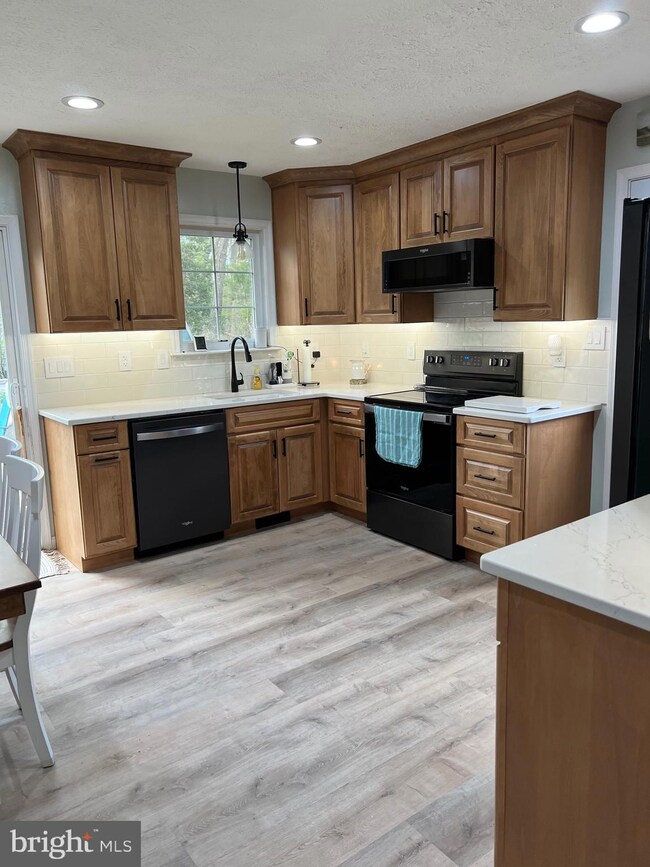 35576 Army Navy Dr, Mechanicsville, MD 20659 - photo 6