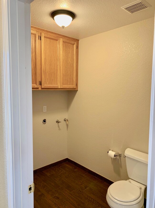 310 NE Terry Ln unit 3B, Grants Pass, OR 97526 - photo 5