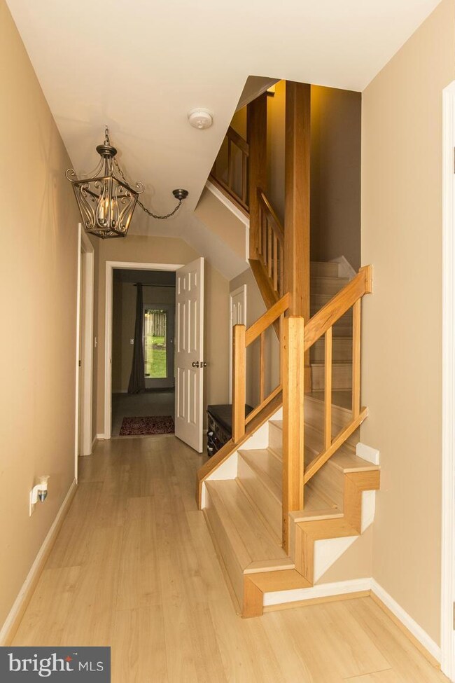 7325 Eden Brook Dr, Columbia, MD 21046 - photo 3