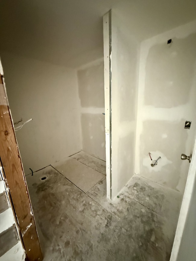 10261/2 Bridge St, Columbia, TN 38401 - photo 4