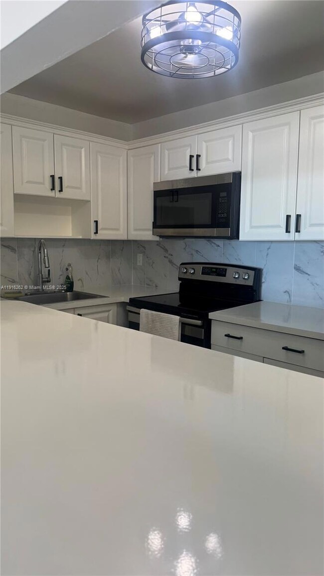 Manors of Inverrary unit 906, Lauderhill, FL 33319 - photo 7