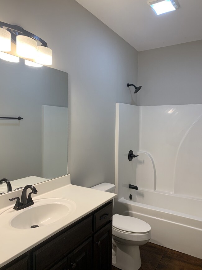 130 E Cedar St, Shelbyville, TN 37160 - photo 6