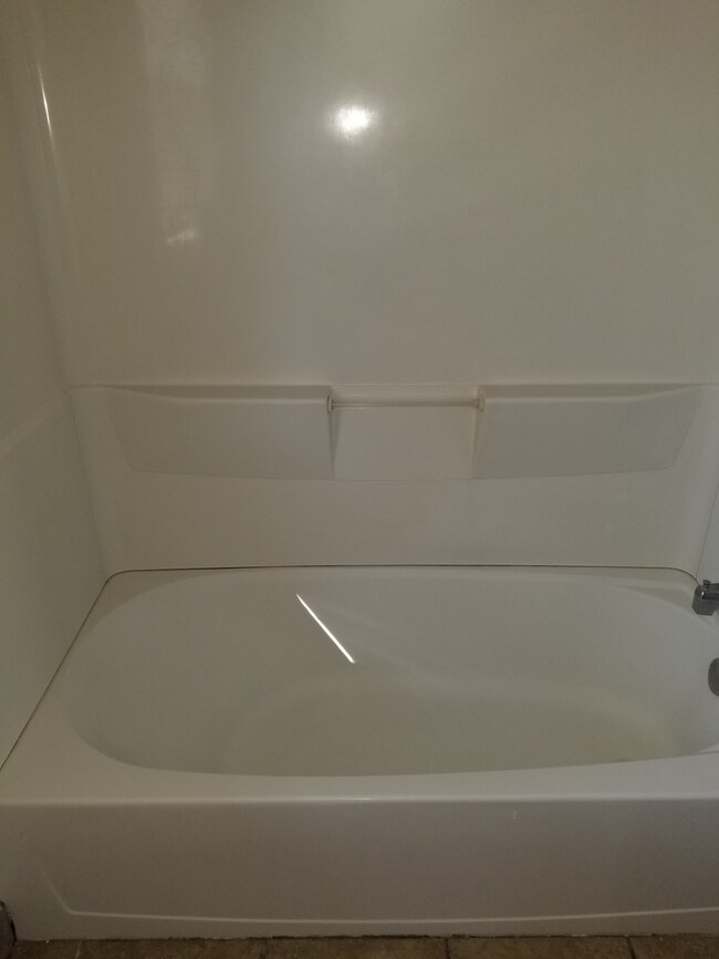 706 N Linden Ave unit 706, Waukegan, IL 60085 - photo 7