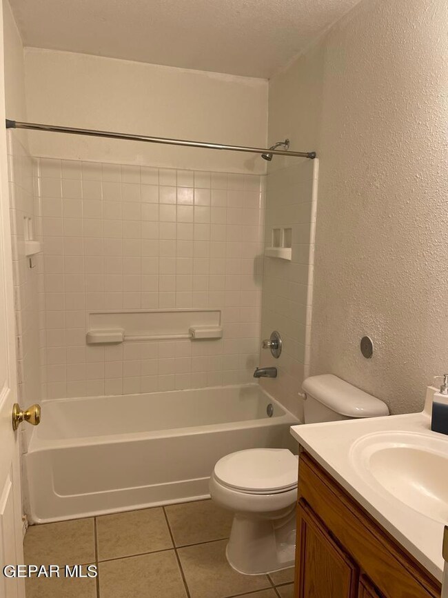 3801 Gateway South Blvd Unit B Blvd unit B, El Paso, TX 79930 - photo 5