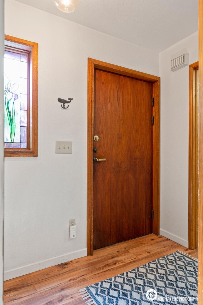 Entry_Stairway_1
