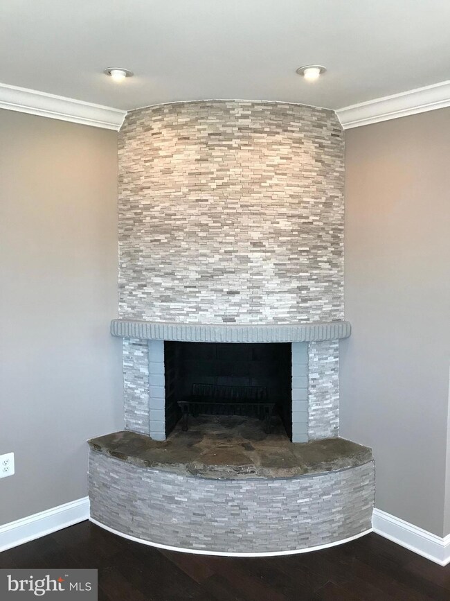 7925 Rolling View Ave, Nottingham, MD 21236 - photo 6