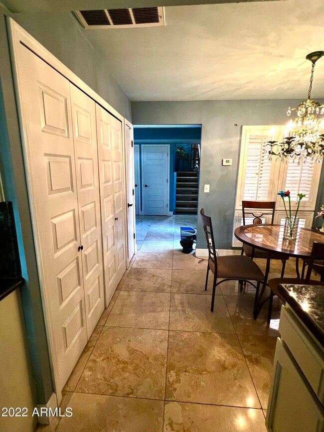 1037 E Lois Ln, Phoenix, AZ 85020 - photo 5