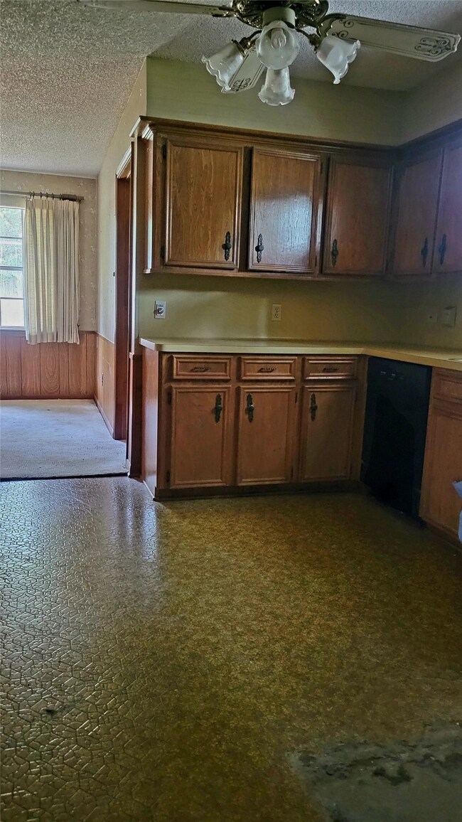 8211 Tiger Ln, Houston, TX 77040 - photo 7