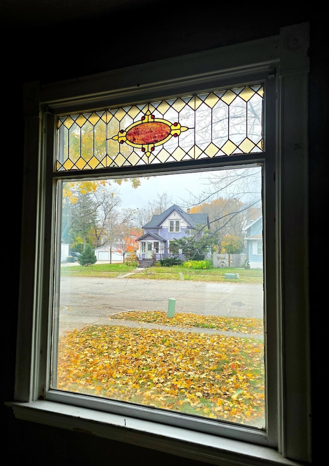 805 4th St SW, Willmar, MN 56201 - photo 2