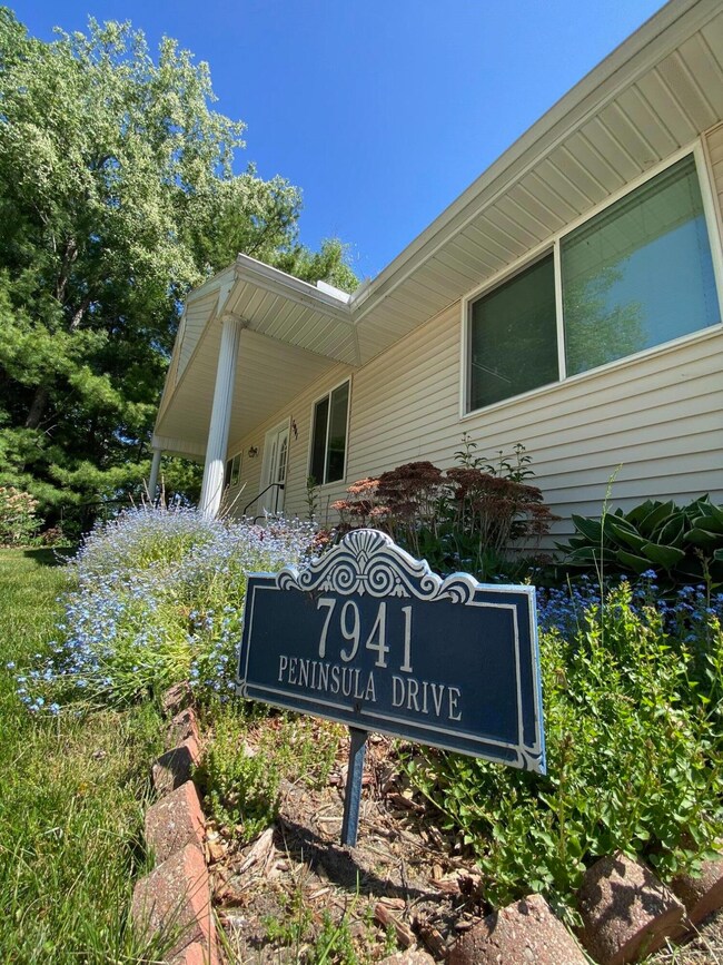 7941 Peninsular Dr