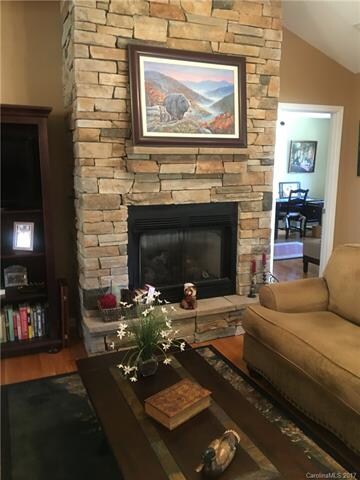 221 Oak Apple Ln, Hendersonville, NC 28792 - photo 4