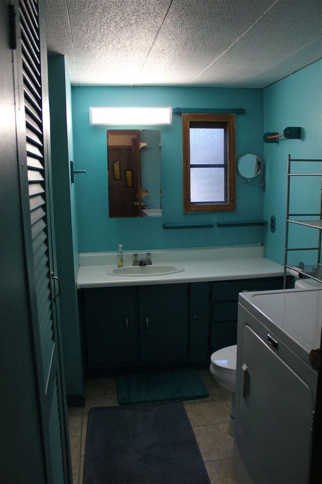 114 Sparrow St, Keene, NH 03431 - photo 7