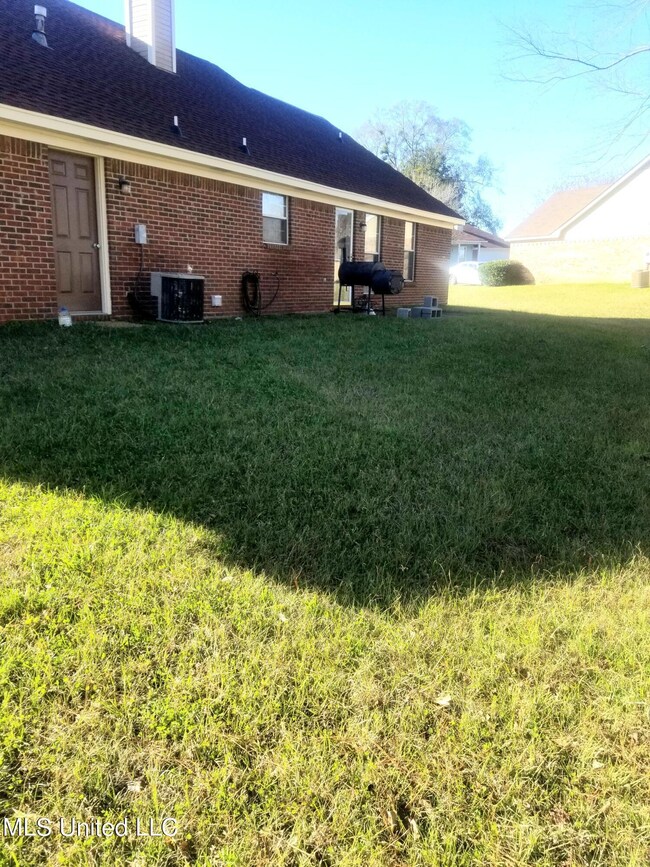 5005 Cedar Glenn Ct, Byram, MS 39272 - photo 2