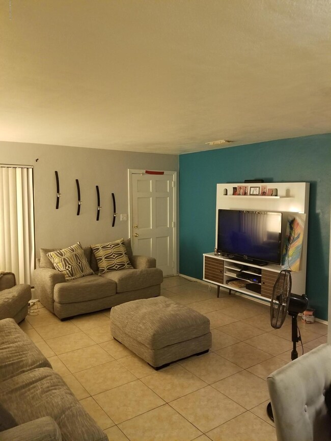 1043 Myrtle Ln, Cocoa, FL 32922 - photo 2