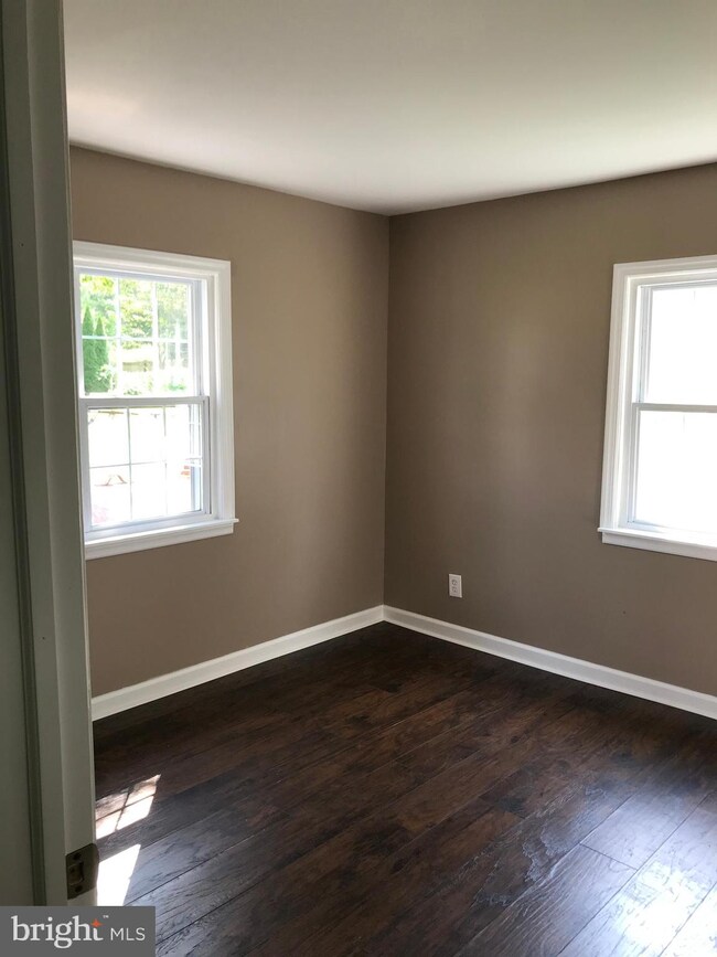 14 Maplewood Ave, Penns Grove, NJ 08069 - photo 5