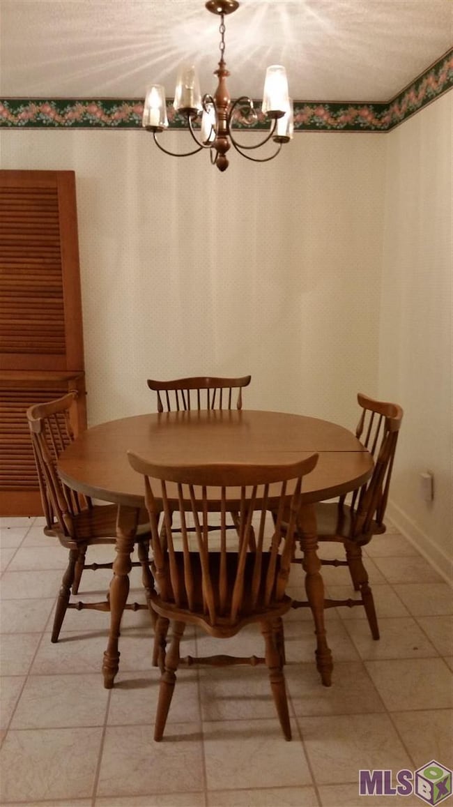 Breakfast area in kitchen