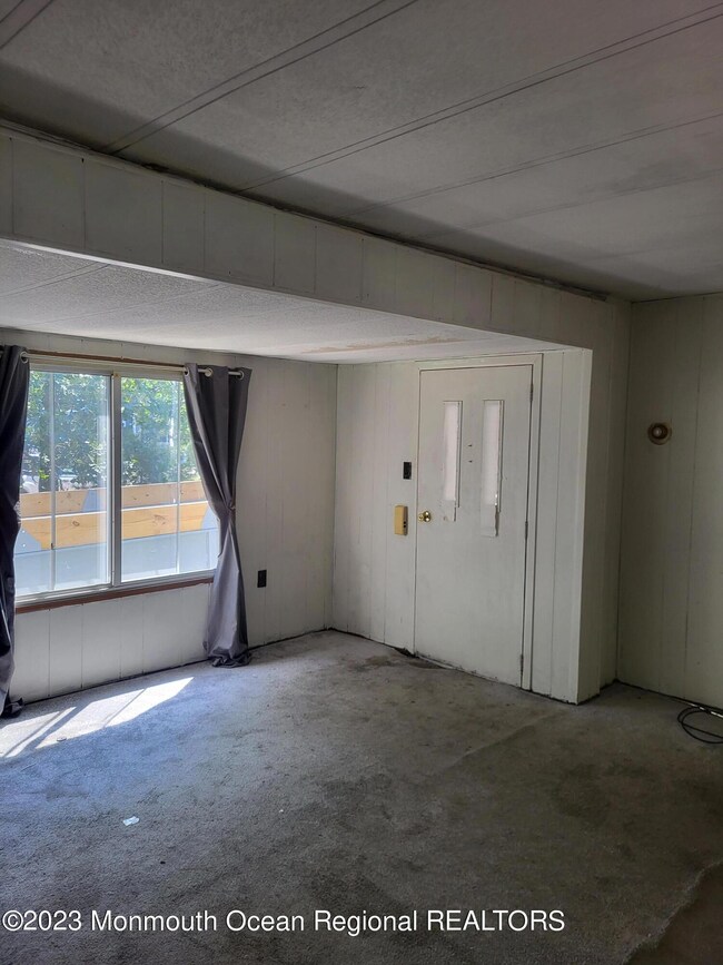 11 Panda Ct - Foyer into Living Room