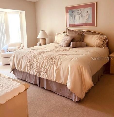 MASTER BEDROOM.