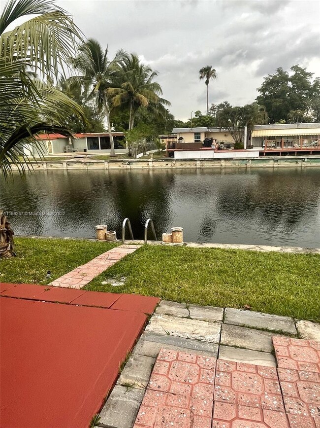 7103 NW 77th St, Tamarac, FL 33321 - photo 6