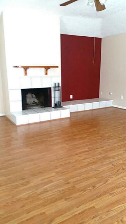 16430 Hibiscus Ln, Friendswood, TX 77546 - photo 3