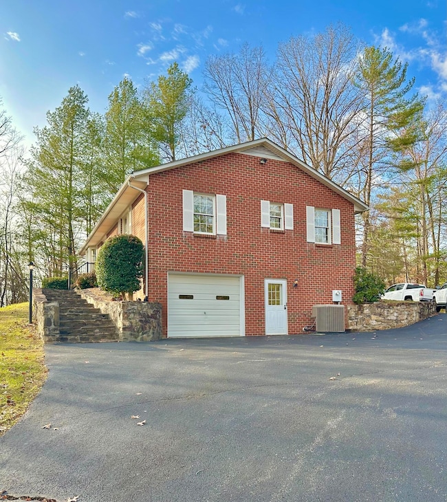 3114 Longdale Furnace Rd, Clifton Forge, VA 24422 - photo 4
