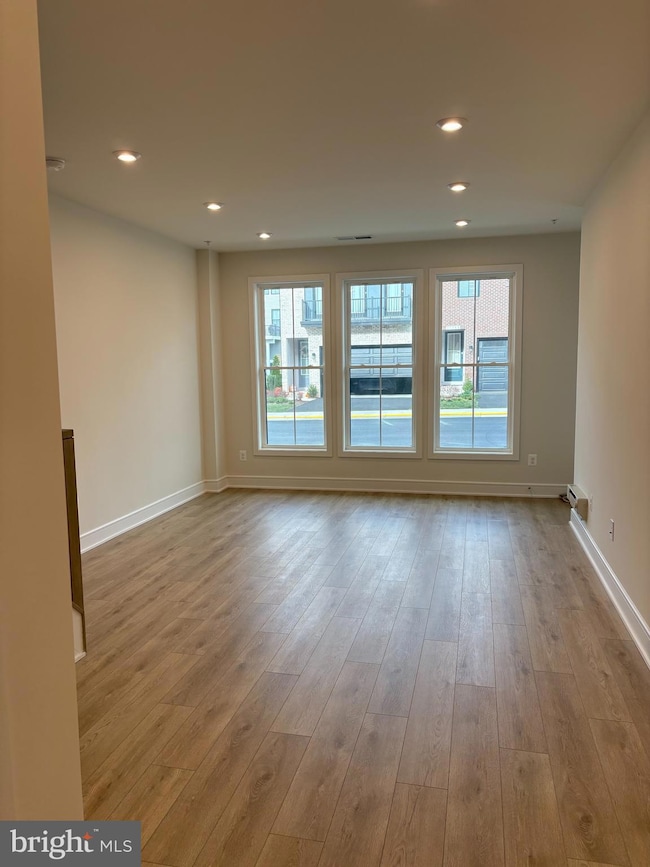 21754 Dollis Hill Terrace unit 193, Ashburn, VA 20148 - photo 4